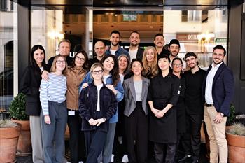 HIVELY HOSPITALITY Logo